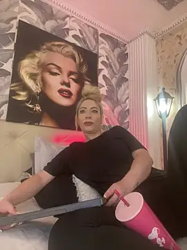 viktoria davis  online show from June 2026 11:28:01 PM