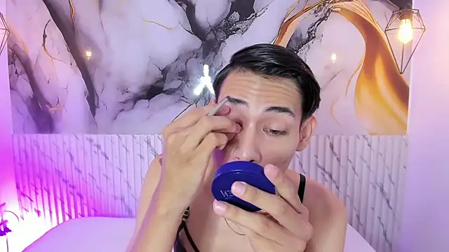 JackeOwens online show from November 2025 12:14:02 PM