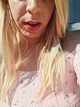 SweetyNinaOff1 online show from April 2026 09:42:02 AM