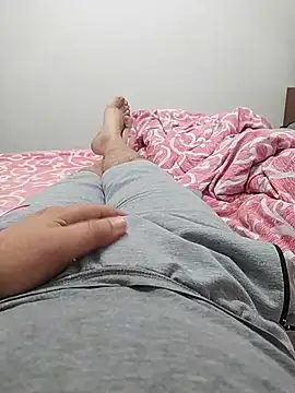 Snapshot of ALEX19833 chatting on November 2025 06:05:02 AM ALEX19833 online show from November 2025 06:05:02 AM