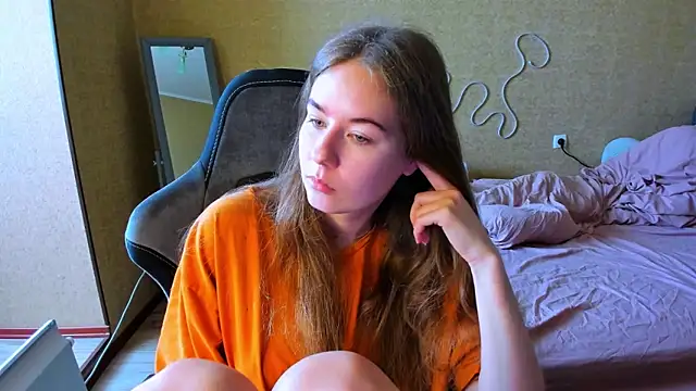 EmilyPaw online show from April 2026 10:49:02 AM