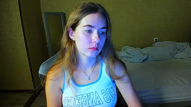 Snapshot of EmilyPaw chatting on July 2026 06:23:02 PM EmilyPaw online show from July 2026 06:23:02 PM