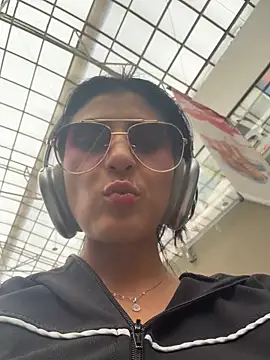 fiorella paris online show from March 2026 09:09:02 PM