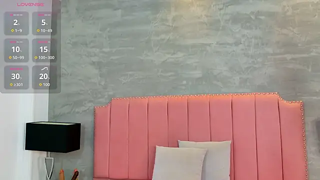 Alaia Colins online show from March 2026 12:47:01 AM