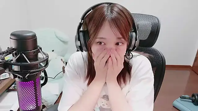 Snapshot of mio7635 chatting on July 2026 12:11:01 PM mio7635 online show from July 2026 12:11:01 PM