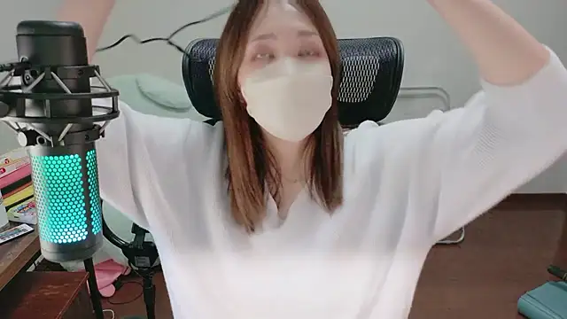 Snapshot of mio7635 chatting on July 2026 02:04:02 PM mio7635 online show from July 2026 02:04:02 PM