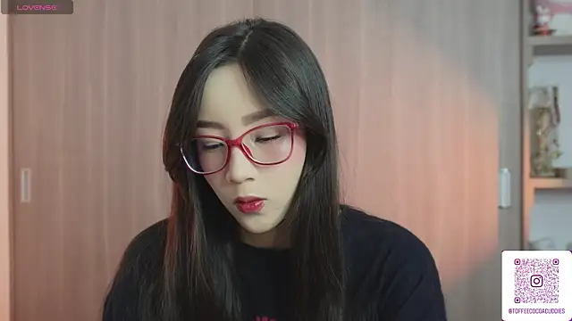 sophi lii online show from April 2026 08:34:01 PM