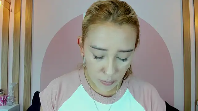 Lannajansen online show from April 2026 03:28:02 PM