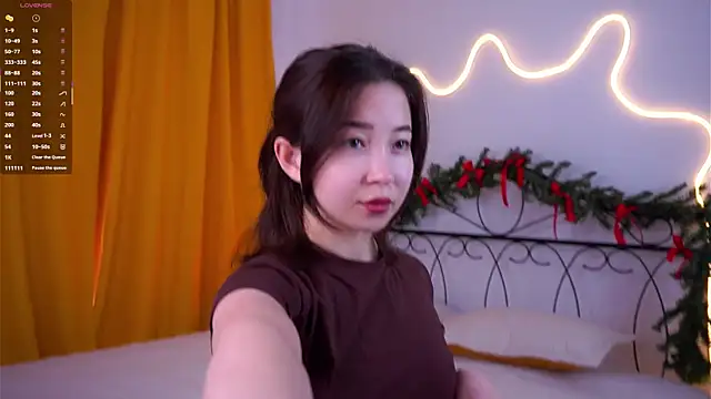 VeronaCritchlow online show from March 2026 07:03:02 AM