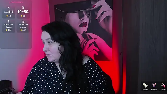QueenOfHaze online show from May 2026 08:03:02 PM