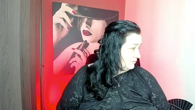 Snapshot of QueenOfHaze chatting on July 2026 11:02:01 AM QueenOfHaze online show from July 2026 11:02:01 AM