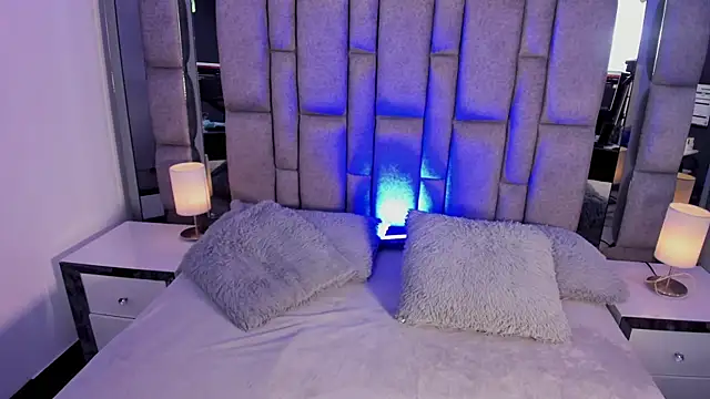 Bonet iris online show from April 2026 07:15:02 PM