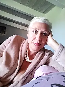 divinaerotica online show from April 2026 03:13:01 PM