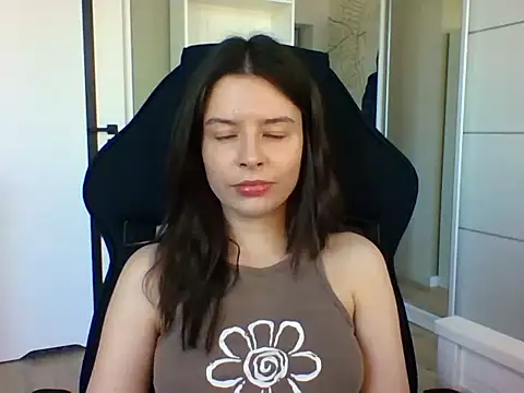 LariceSexy online show from April 2026 01:41:01 PM