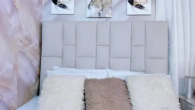 Ariana greenblat online show from December 2025 01:16:01 PM