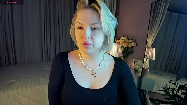 Snapshot of Nikki_Kai chatting on December 2025 01:03:01 AM Nikki Kai online show from December 2025 01:03:01 AM