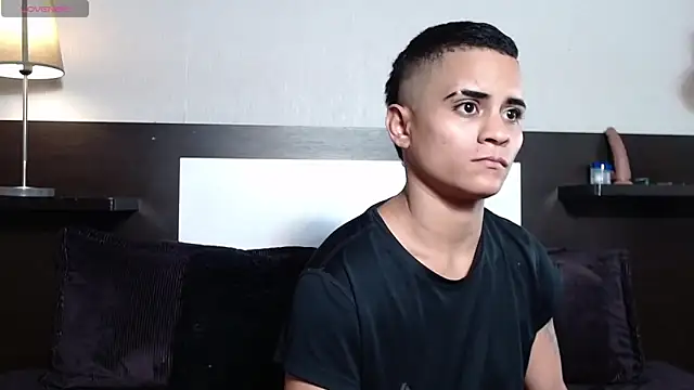 Liiamthompson online show from April 2026 09:26:02 PM