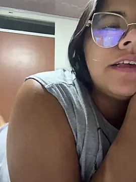 viccky vick online show from February 2025 01:19:02 AM