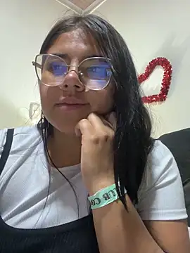 viccky vick online show from March 2025 01:01:02 AM