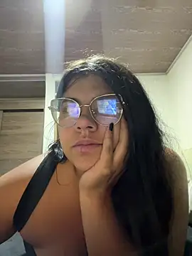 viccky vick online show from March 2025 03:58:02 AM