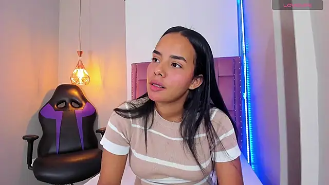 Snapshot of Roxy_Stonee chatting on February 2026 07:35:01 PM Roxy Stonee online show from February 2026 07:35:01 PM