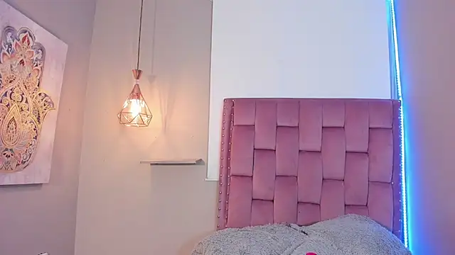 Roxy Stonee online show from March 2026 07:30:02 PM