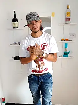 Niick01  online show from March 2026 07:03:01 PM