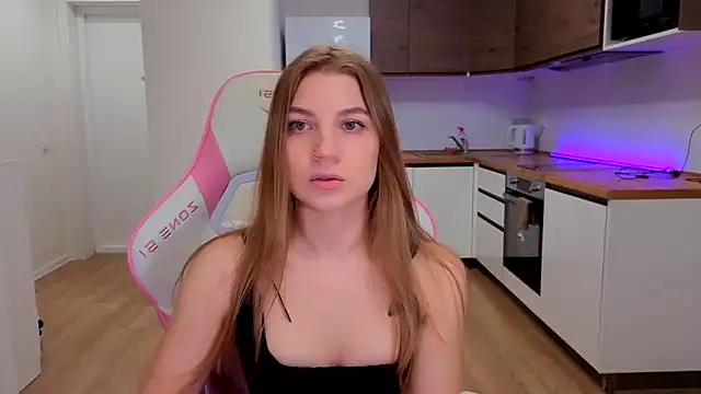 Enjoy everymoment  online show from March 2026 07:18:02 PM