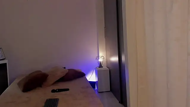 leahaltomm online show from March 2025 08:44:02 PM