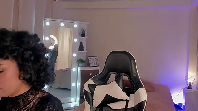 leahaltomm online show from March 2025 08:21:01 PM