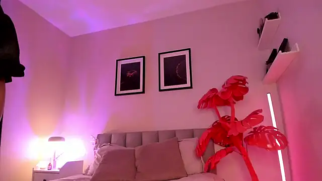 Gigi Strawberry online show from March 2026 05:02:01 AM