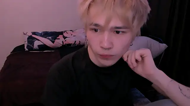 Snapshot of rennnuts chatting on March 2026 06:41:01 AM rennnuts online show from March 2026 06:41:01 AM