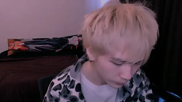 Snapshot of rennnuts chatting on March 2026 08:20:01 AM rennnuts online show from March 2026 08:20:01 AM