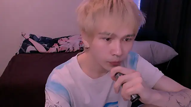 Snapshot of rennnuts chatting on March 2026 10:30:01 AM rennnuts online show from March 2026 10:30:01 AM