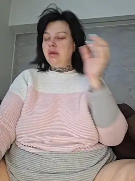 CannabisQueenn online show from April 2026 06:05:01 AM