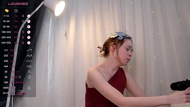 Snapshot of Kellybbface chatting on June 2026 04:24:01 AM Kellybbface online show from June 2026 04:24:01 AM