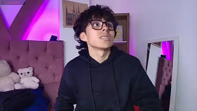 PepperTwink online show from March 2026 04:00:01 PM