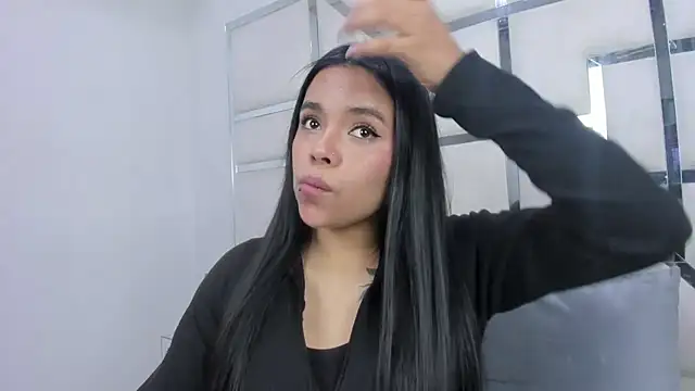 ZoeWan69 online show from April 2026 02:07:02 PM