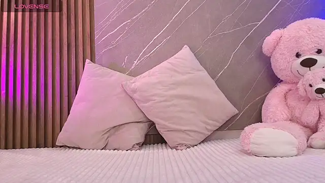 Snapshot of ariana_jhonson1 chatting on February 2026 12:15:02 PM ariana jhonson1 online show from February 2026 12:15:02 PM