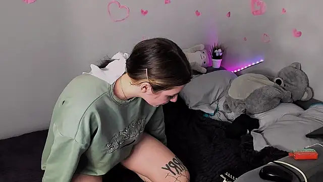 MollyMi0 online show from February 2025 03:12:02 AM