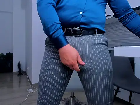 ZackMasterss online show from April 2026 07:19:01 PM