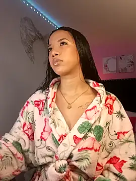 SallyWhitee online show from April 2026 04:24:01 AM