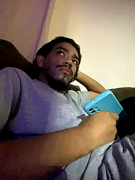 Mineirinho043 online show from November 2025 11:25:02 PM