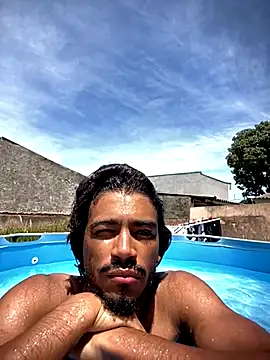 Mineirinho043 online show from November 2025 04:42:02 PM