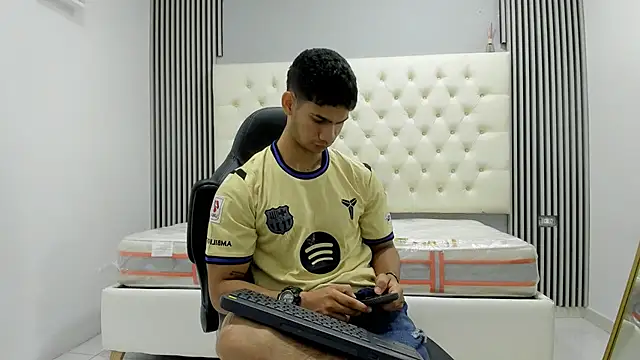 ANDRES STUD online show from March 2026 04:38:02 AM