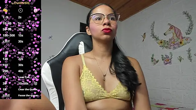 alisson hoffman05 online show from June 2026 09:49:01 PM