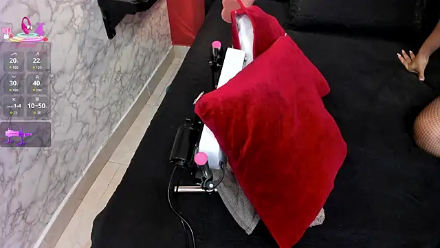 IVISBOUNCYASS online show from April 2026 01:37:02 PM