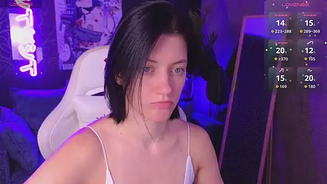 roxy riot  online show from April 2026 01:26:01 AM