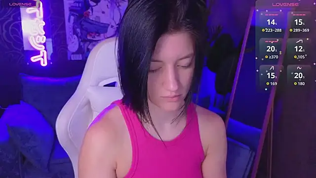 roxy riot  online show from April 2026 01:30:01 AM