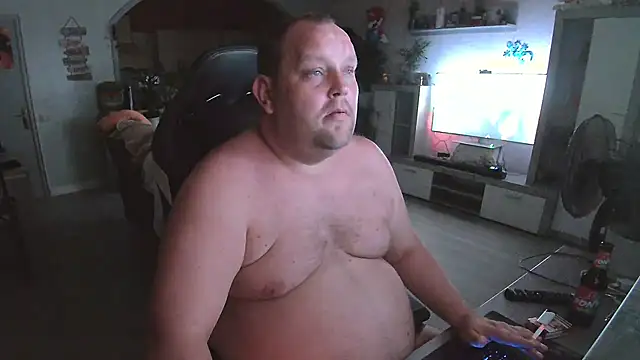 Hotfire-112 online show from May 2026 09:44:02 PM